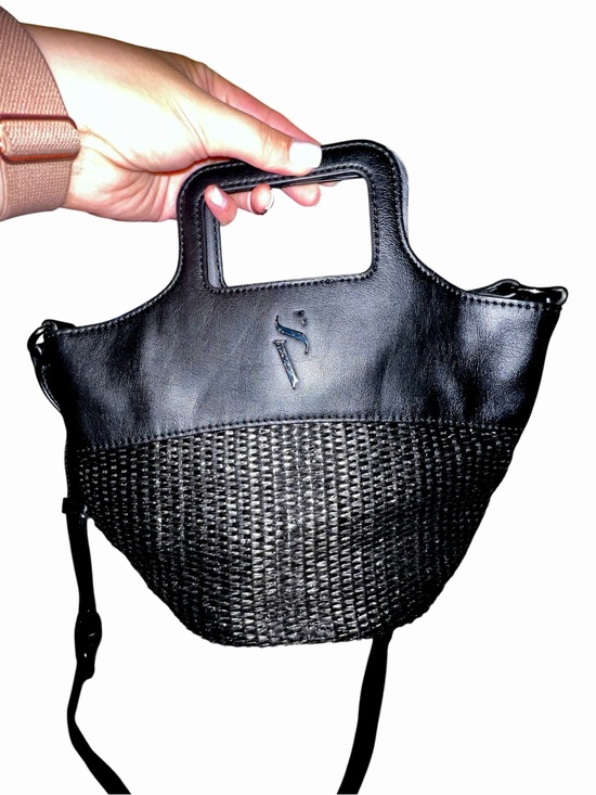 Simply Vera Vera Wang Handbags - Simply Vera Vera Wang Modern Straw Black Shoulder Bag